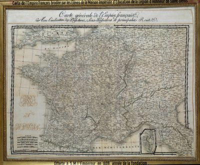 Mapa Francouzského císařství (prvního císařství) vyšívaná studenty císařského domu Čestné legie ze Saint Denis. Vyšívaný obrázek z roku 1809. Ile d