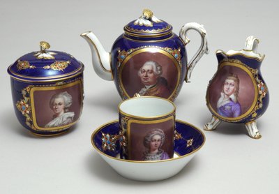 Část čajového servisu s portréty Ludvíka XVI. (1754-93) a Marie Antoinetty (1755-93), Sevres, Francie, kolem 1789 (porcelán) od French School