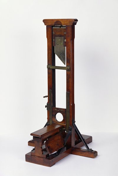 Zmenšený model gilotiny (dřevo a kov) (viz také 216411) od French School