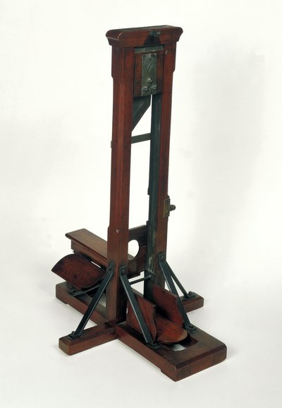 Zmenšený model gilotiny (dřevo a kov) (viz také 50504) od French School
