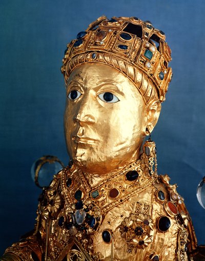 Relikviářová socha sv. Foye, detail hlavy, cca 980 (zlato, stříbro, dřevo, drahokamy a polodrahokamy) (viz též 69382 a 121295) od French School