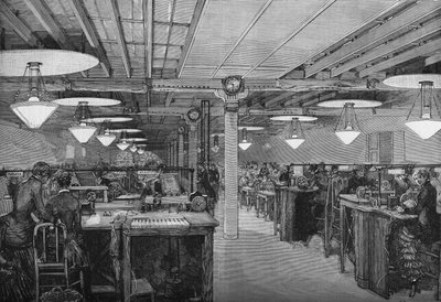 Místnost telegrafek v ústředí ministerstva pošt a telegrafů osvětlená elektrickým světlem voltaickými obloukovými lampami (systém cance), Paříž 1883. od French School