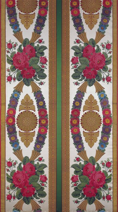 Textil s girlandami ze sedmikrásek a kyticemi růží od Cousin a Bony, Bissardon, Lyon, 1811 (vyšívaný satén) od French School