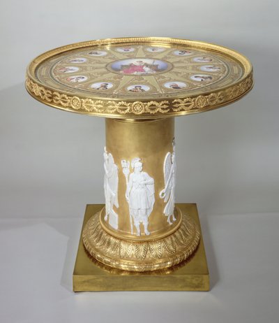 Slavkovský stůl vykládaný sevreskými deskami připomínajícími vítězství Napoleona u Slavkova, 1808-10 (zlato a porcelán) (viz také 150427) od French School