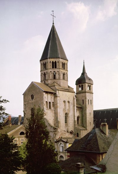 Pohled na Clocher de lEau Benite z opatského kostela, 1088-1130 od French School