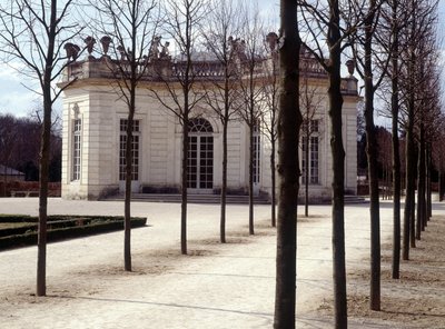 Pohled na Trianon ve Versailles v Yvelines (78). od French School