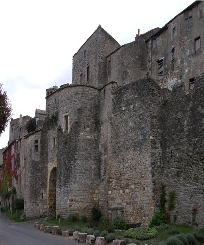 Pohled na opevněnou vesnici od French School