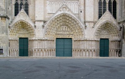 Pohled na západní fasádu od French School