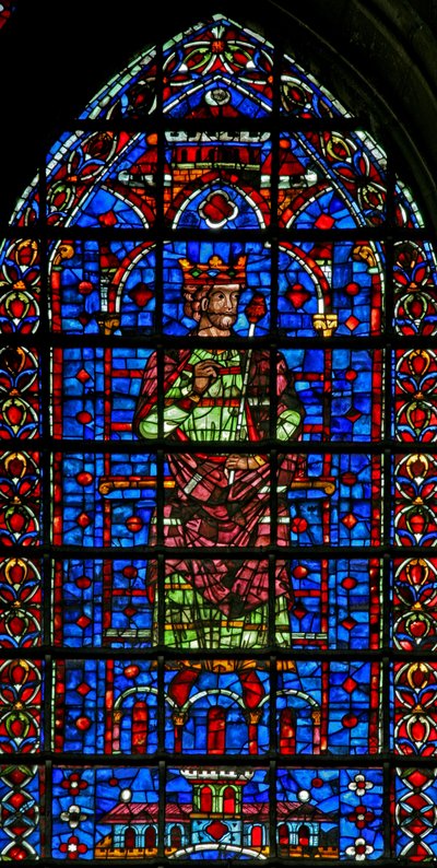 Okno w127 (horní obrázek) zobrazující krále od French School