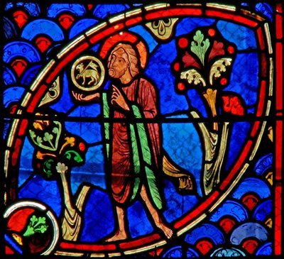Okno w20 zobrazující sv. Jana Křtitele: Ecce Agnus Dei od French School
