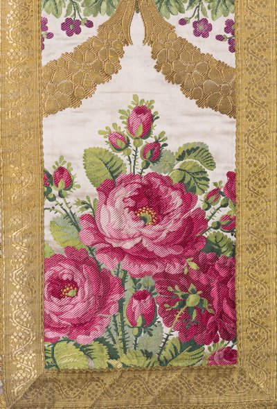 ornát liturgického souboru z nabídky Louis-Philippe 1810 (hedvábí vyšívané zlatem) od French School