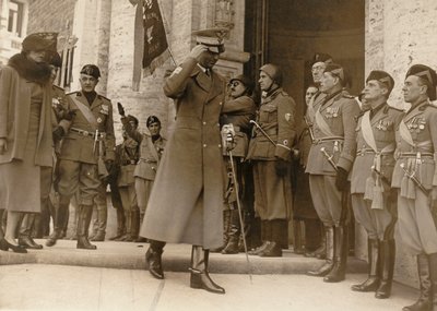 Album MVSN- Schwarzhemden: Die Prinzen von Piemont besuchen das Mutterhaus der Kriegsversehrten in Rom, 02.1938 von Genovesi Genovesi