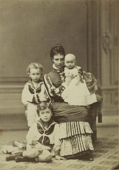 Velkokněžna Maria Fjodorovna s dětmi, Nicholas Alexandrovič, George..., c. 1875. od Georg Emil Hansen
