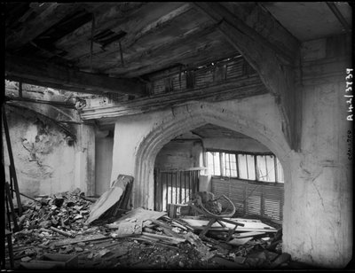 The Great Hall, 127 Oak Street, Norwich, Norfolk, 1942. od George Bernard Mason