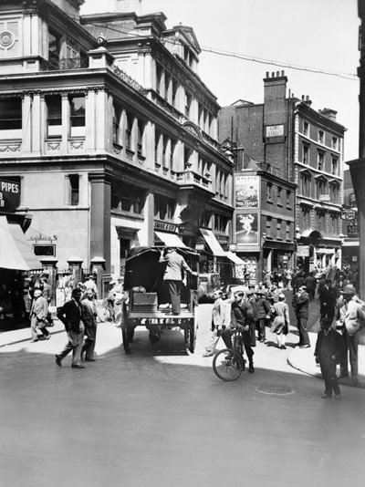 Leadenhall Street při pohledu na západ, City of London, před rokem 1933 od George Davison Reid