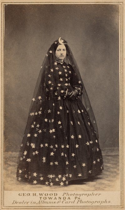Žena v kostýmu Královny noci,c. 1860 (foto) od George H. Wood