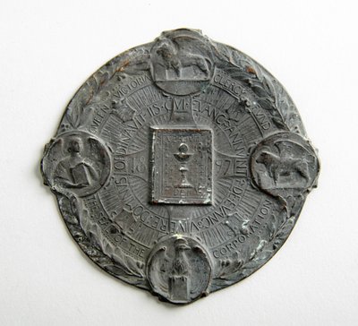 Pečeť pro fond královny Viktorie Clergy Fund (měď) od George James Frampton