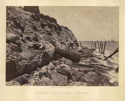 Pohled na pevnost Fort Sumpter zvenčí od George N. Barnard