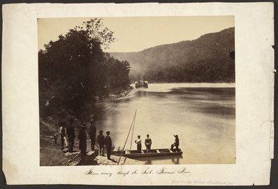 [Parník projíždějící The Suck na řece Tennessee, šest mil pod Chattanoogou] od George N. Barnard
