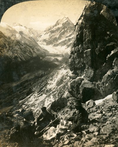 Mount Cook a Hooker Glacier and Valley, Nový Zéland, c1909. od George Rose