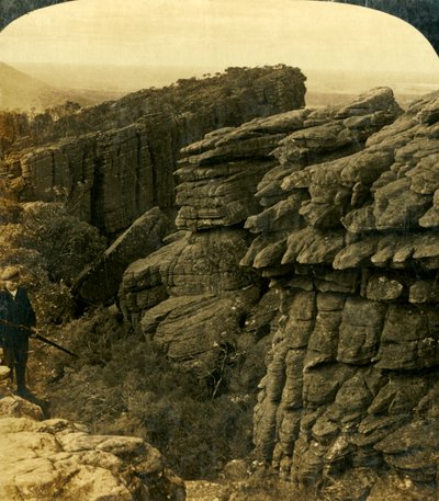 The Edge of Wonderland, Grampians, Victoria, Austrálie..., 1908. od George Rose