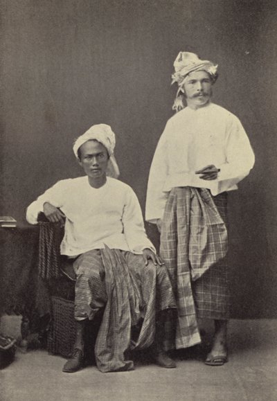 Barma: Autor v barmských šatech (1878) s fotbalovým soudruhem (čb foto) od Georges Bertin Scott