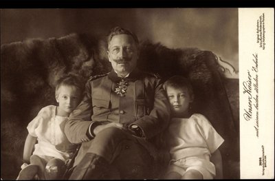 Císař Vilém II., dva nejstarší synové, Liersch 3686 od German Photographer