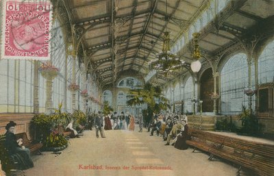 Karlovy Vary - uvnitř kolonády. Pohlednice odeslaná v roce 1913. od German Photographer