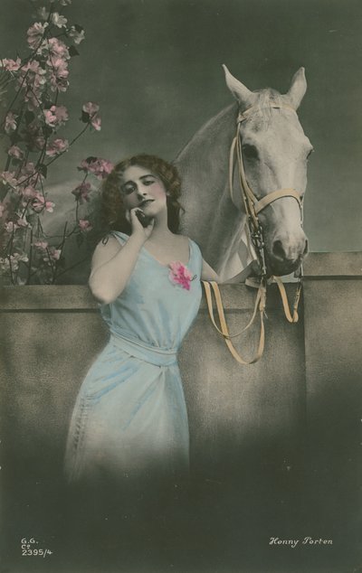 Pohlednice německé filmové hvězdy Hennyho Portena, odeslaná v roce 1913 (ručně kolorovaná fotografie) od German Photographer