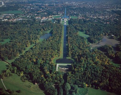 Barokní umění: Letecký pohled na park Nymphenburg 17. století Mnichov, Německo od German School