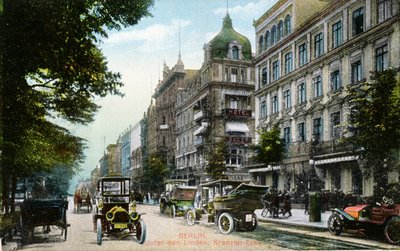 Pohlednice zobrazující Unter den Linden a Kranzler-Eck v Berlíně, kolem roku 1910 (barevné foto) od German School