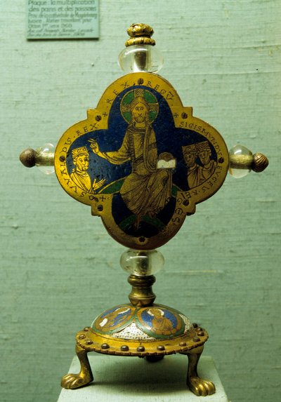 Relikviář Jindřicha II. známý jako svatý, císař Svaté říše římské (973-1024) (kanonizován v roce 1200). Vyrobeno z e-mailu, křišťálu, mědi, stříbra a zlata. cca 1170 Z Dolního Saska, Saint Michel d