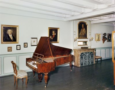 Pohled na místnost s klavírem Ludwiga van Beethovena (1770-1827) od German School