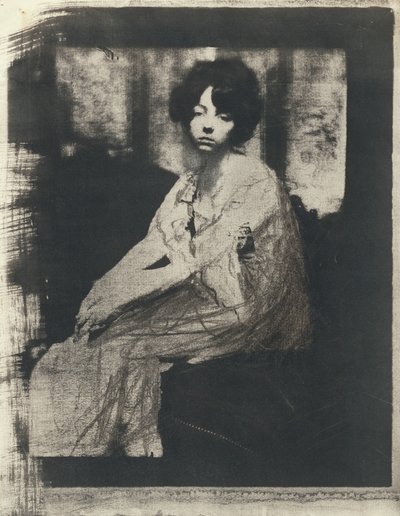 [Sedící žena] od Gertrude Käsebier