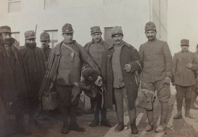 Album "Pictures of War II": Italští vojáci v Gradisca Sagrado, Gorizia, Itálie (černobílá fotografie) od Gigliucci Gigliucci