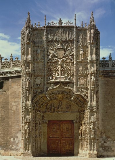 Vstupní fasáda (Národní muzeum náboženského sochařství) postavená v letech 1488-96 od Gil de Siloe