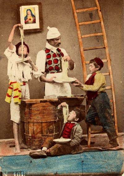 Děti jedí špagety rukama, Neapol, kolem roku 1865 (tisk na papír o dvojnásobné gramáži) od Giorgio Conrad