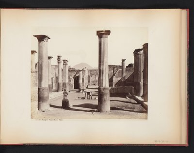 Pohled na ruiny domu Marca Olconia v Pompejích, Itálie (Pompeje) Casa di Marco Olconio (název na objektu) od Giorgio Sommer (attributed to)