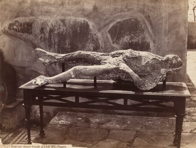 Lidské stopy, Pompeje [Lidské obsazení, Pompeje] od Giorgio Sommer