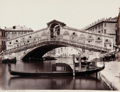 Most Rialto v Benátkách od Giorgio Sommer