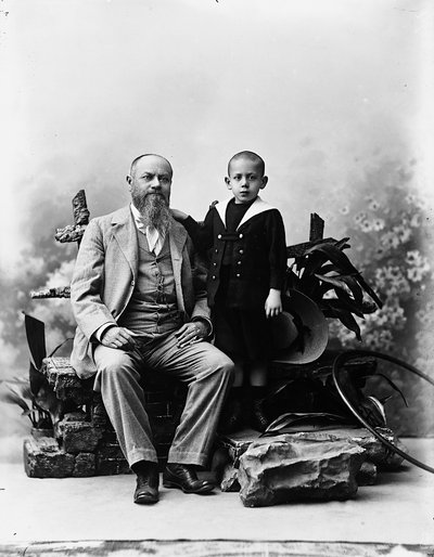 Portrét muže s malým chlapcem od Phillipe de Marlier