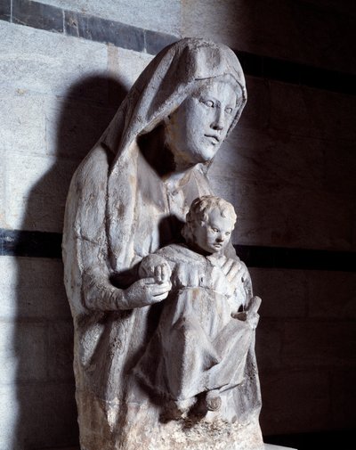 Panna s dítětem (mramorová socha od Giovanni Pisano