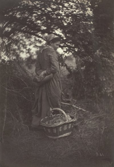 Žena stojící s košem na zemi, 1870. od Giraudon