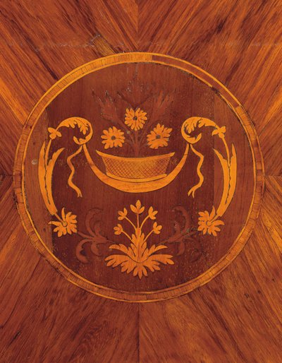Detail ze strany severoitalské komody tulipánu, palisandru, ovocného dřeva a intarzie, cca 1800 od Giuseppe Maggiolini