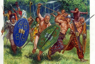 Antiquite: útok galských bojovníků, vlevo v švu - Galští bojovníci útočí, jeden z nich vlevo má na sobě řetězovou zbroj - Ilustrace Giuseppe Rava od Giuseppe Rava