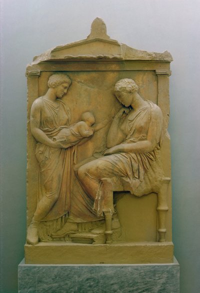 Pohřební stéla znázorňující služku držící dítě sedící ženě (mramor) od Greek School