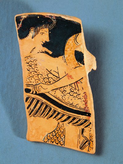 Fragment půdní desky zobrazující Apolla letícího na labuti do země Hyperborejců, od malíře Euphronia, keramika s červenou figurou od Greek School