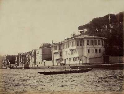 Budovy podél zálivu Tarabya, na Marmarském moři, Turecko od Guillaume Berggren