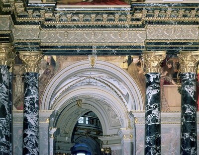 Interiér Kunsthistorisches Museum, Vídeň, s podloubím a výzdobou s parapetem zobrazující postavy představující Řím a Benátky 14. století, 189091 (nástěnná malba) od Gustav Klimt