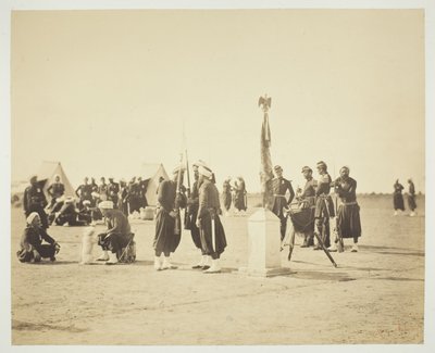 Vztyčená vlajka pluku Zouave, Camp de Châlons od Gustave Le Gray